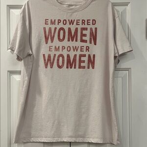 Fifth Sun Empowered Women Graphic Tee - Very Light Cream/Pink size XXL